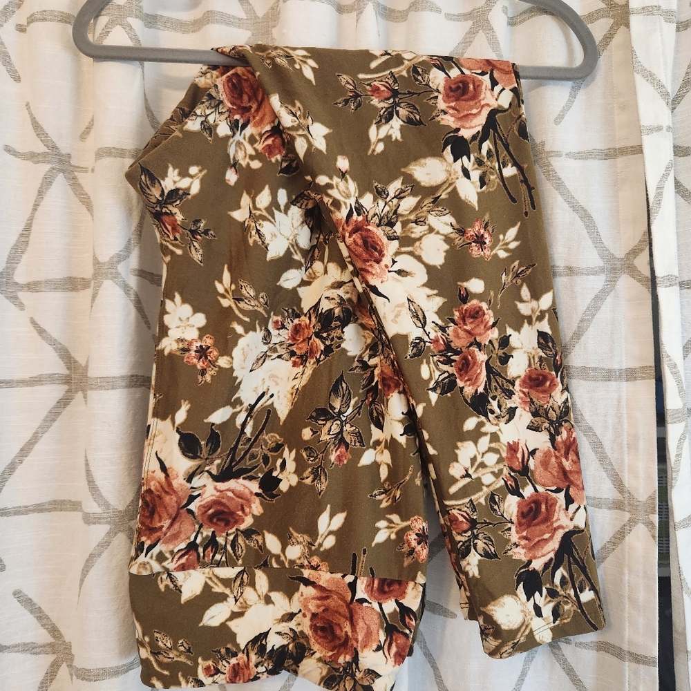 Lularoe TC2 leggings LIKE NEW tan with flowers